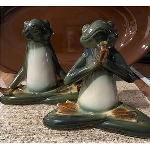 Pier 1 Vintage Yoga Frog Bookends